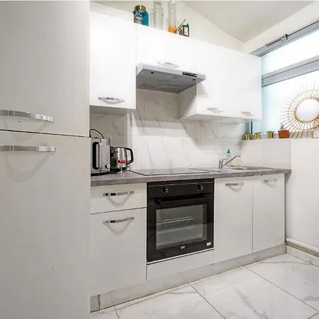 50 M2 Next To Montmartre *
