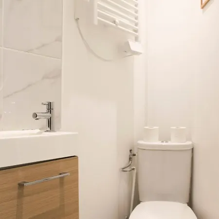 Апартаменты Cozy - Close To Montmartre Париж