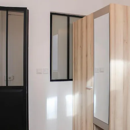 Cozy - Close To Montmartre * Париж