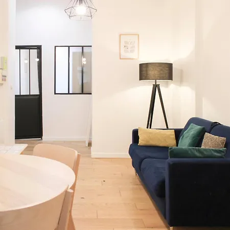 Cozy - Close To Montmartre * Париж