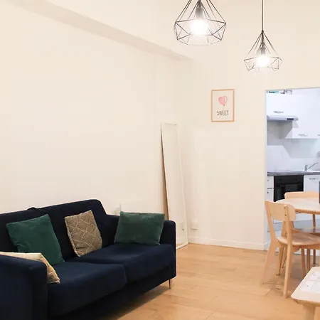 Cozy - Close To Montmartre