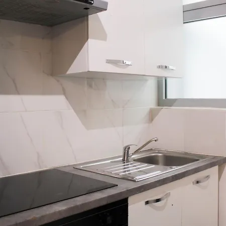 Cozy - Close To Montmartre