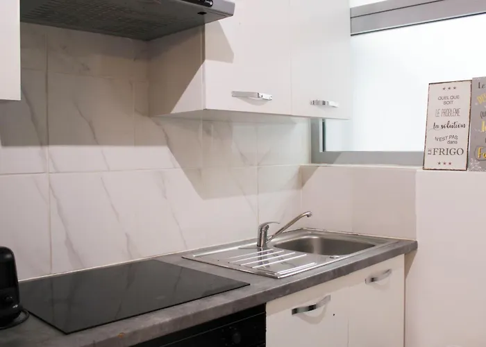 Cozy - Close To Montmartre Apartment *