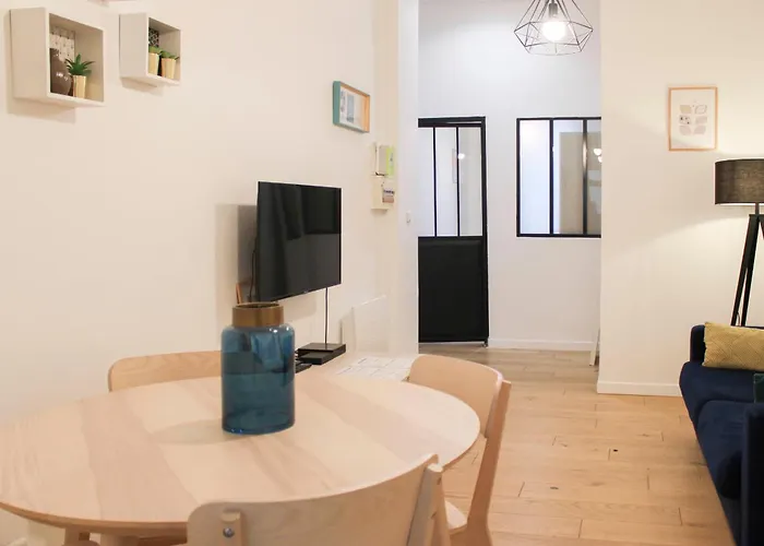 Cozy - Close To Montmartre Apartment